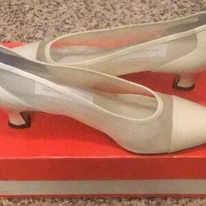 Liz Claiborne Cream Heels